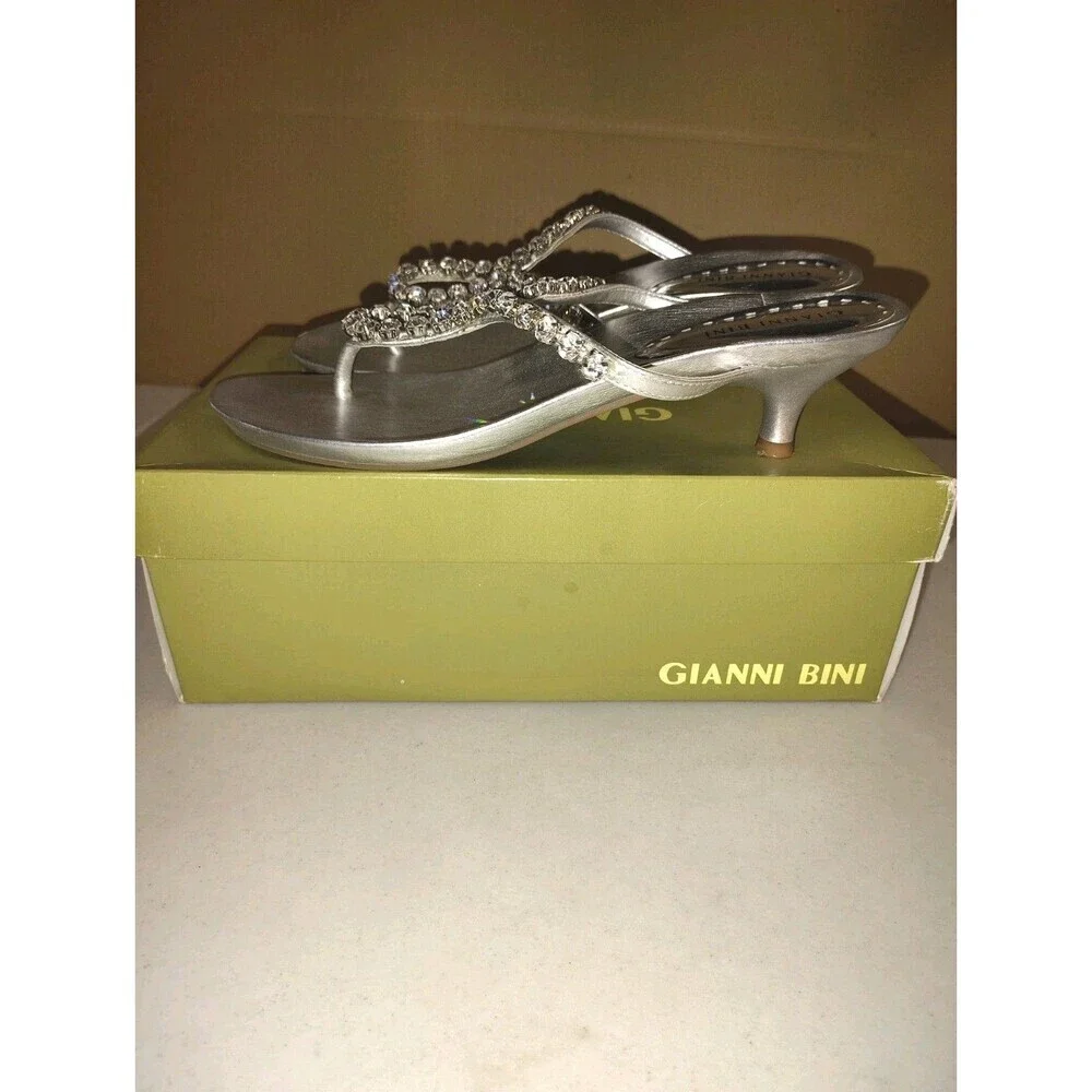 Gianni Bini kitten heel